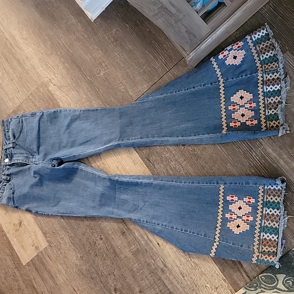 Hearts & Saints Denim - Saints & Hearts embroidered flare jeans